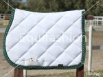 Sottosella cavallo bianco con bordo verde e doppia treccia